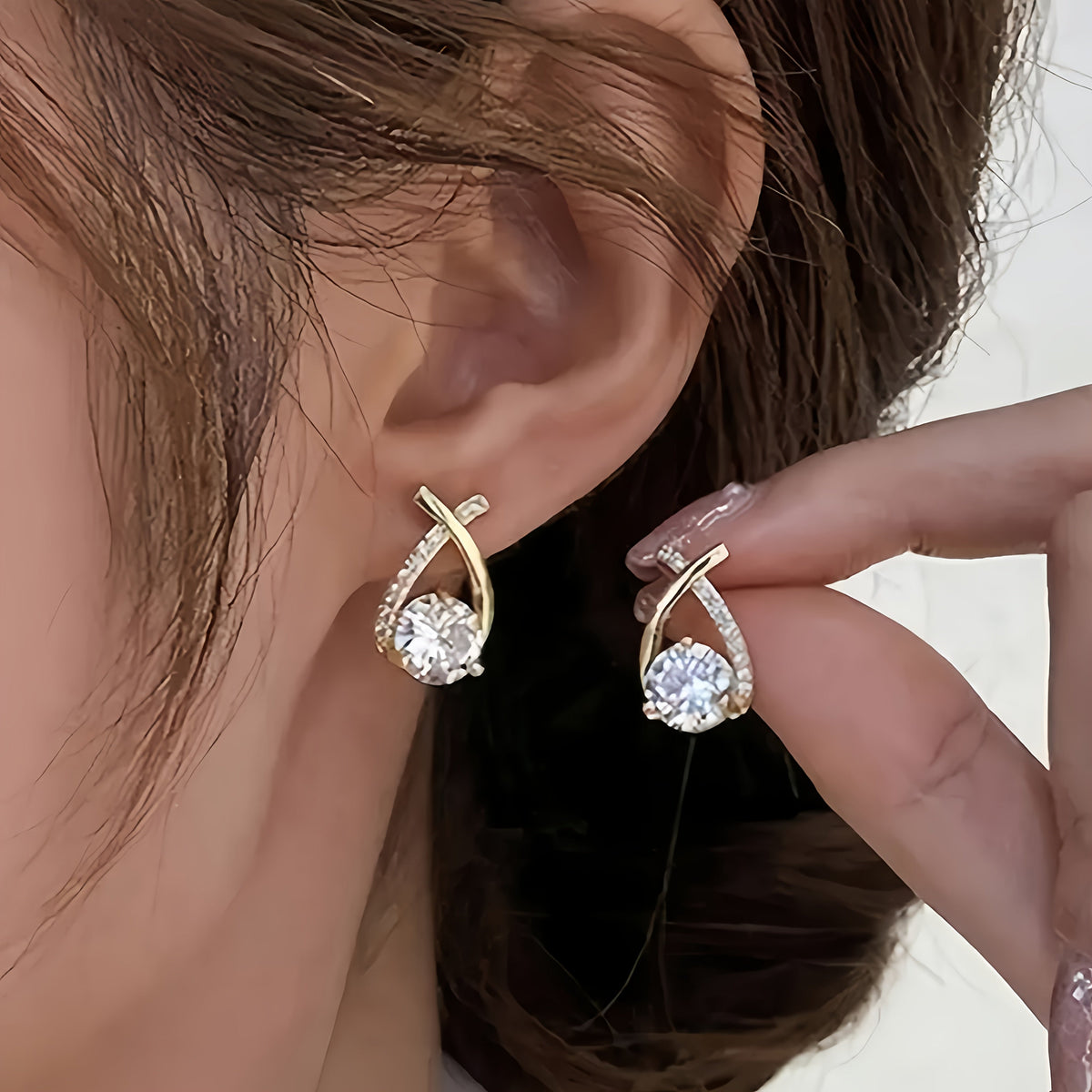 Soledad - Orecchini con Croce Dorata e Zircone