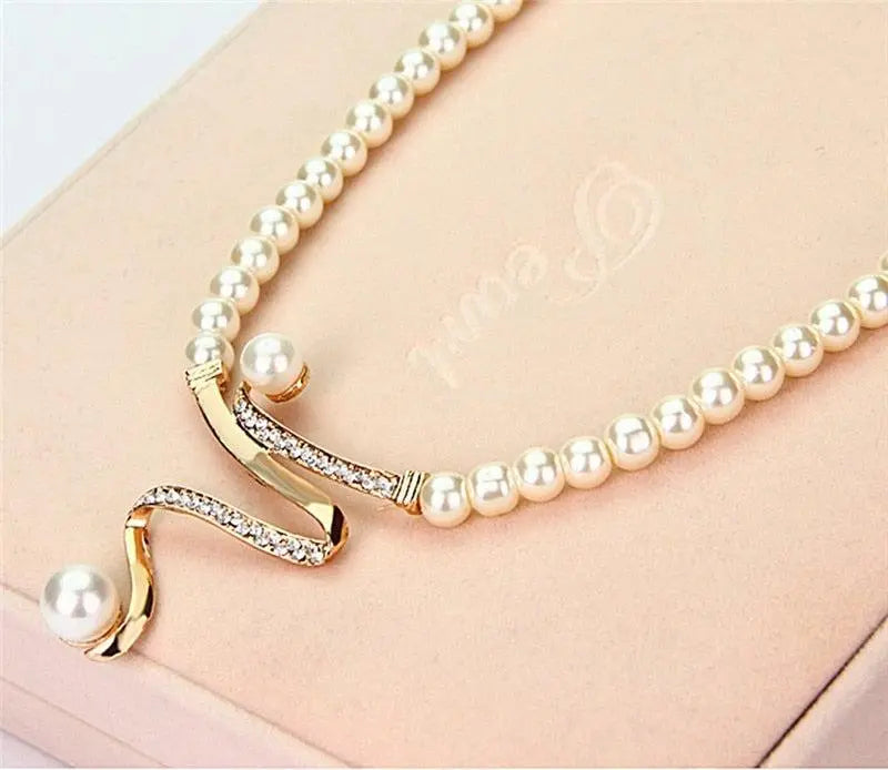 Fabiola - Parure Collana e Orecchini con Perle Naturali