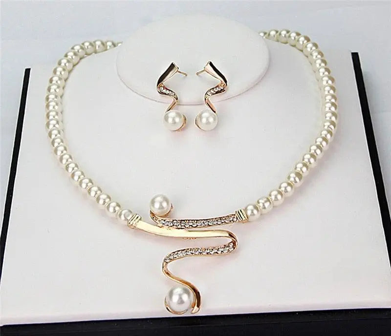 Fabiola - Parure Collana e Orecchini con Perle Naturali