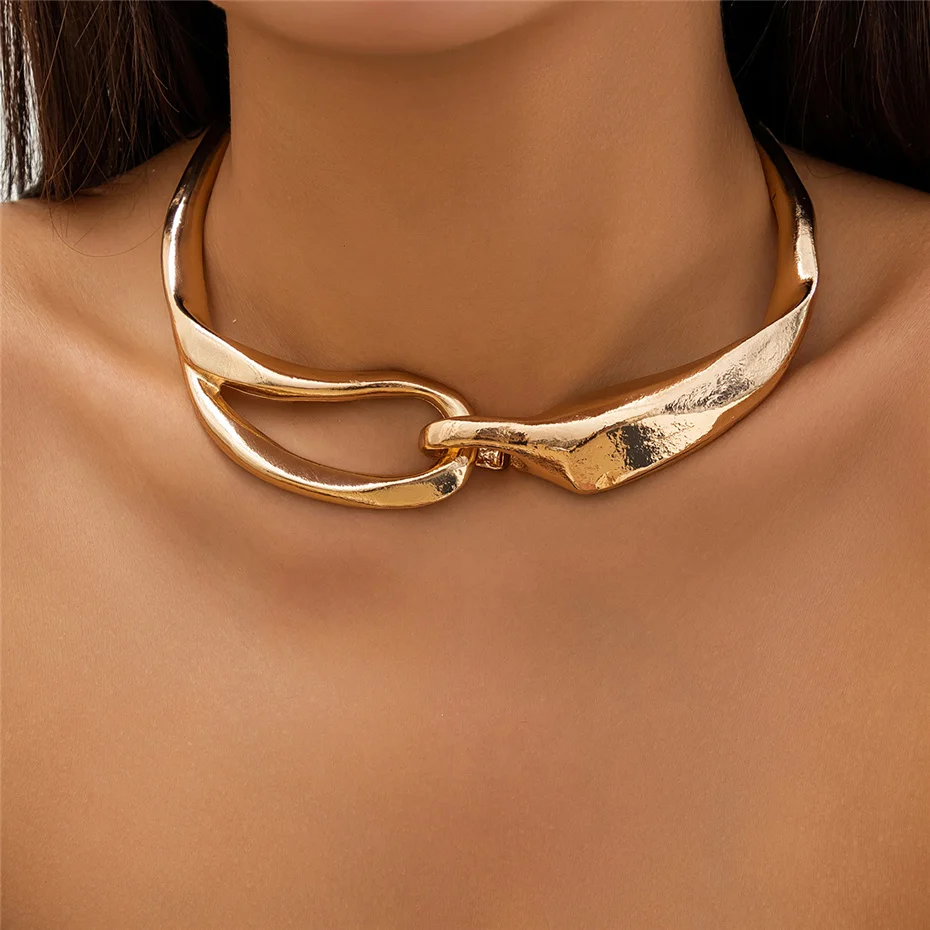 Rosario - Collana Dorata dalla Texture Audace