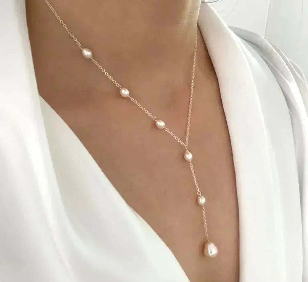 Remedios - Collana Vintage Elegante con Ciondolo e Perle